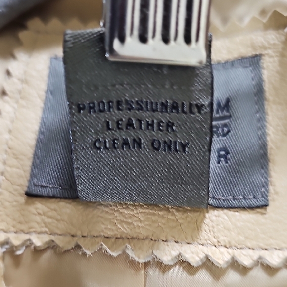 Uniforn John Paul Richard  Beige Women's Blazer Size 10 - Picture 11 of 12